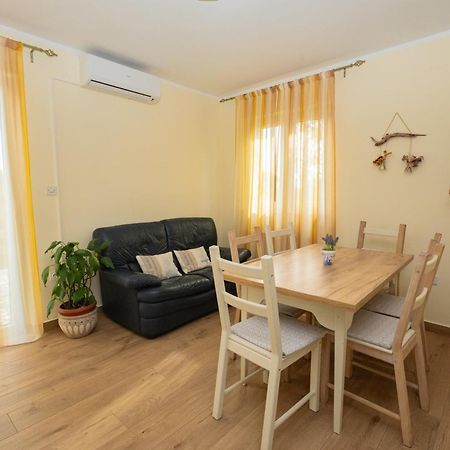 Apartman Doris Milohnici Extérieur photo